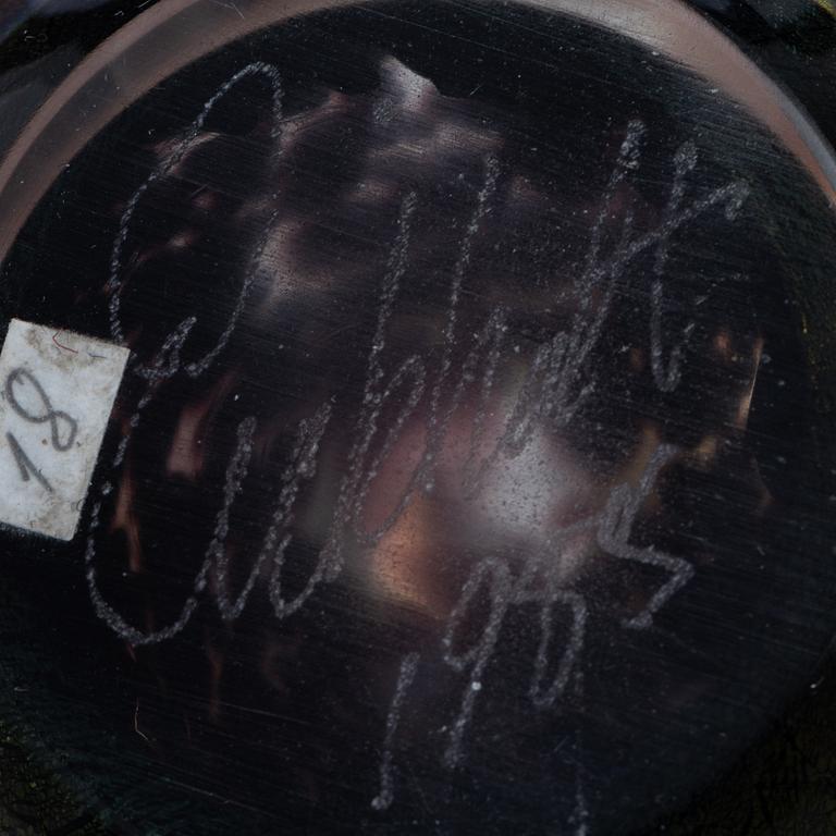 Six glass paper weights, including Robert Eickholt, USA, 1985, & klas-Göran Tinbäck, Sweden.