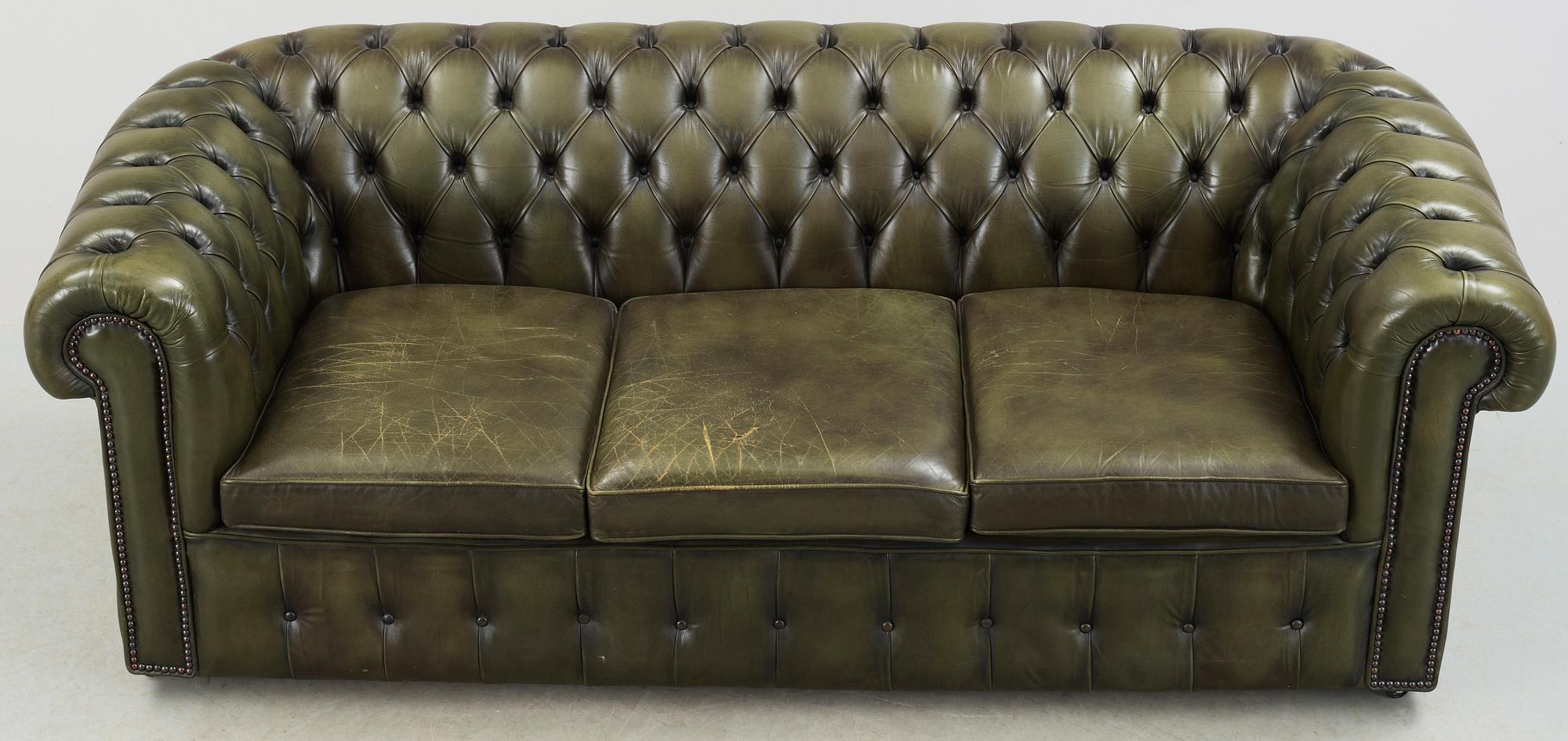 SOFFA, chesterfieldstil, 1900-talets andra hälft.
