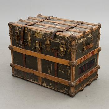 An early 20th Century trunk by The Belber Trunk & Bag Co, New York.