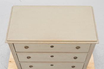Chest of drawers, Gustavian style, 19th century.