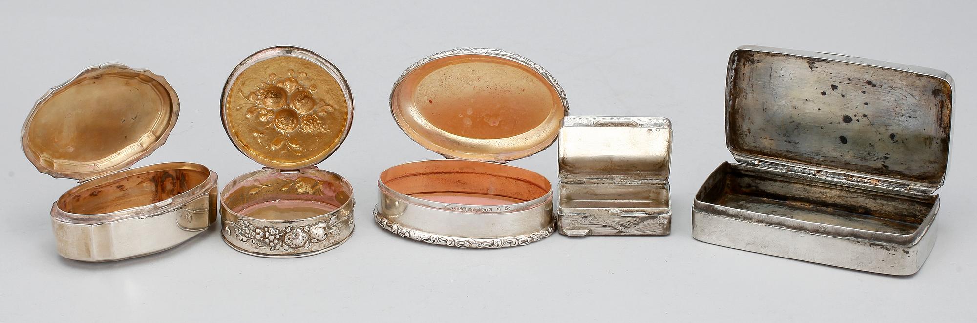 SILVERDOSOR, 5 st, silver, bl a NP Sunding, Sundsvall, 1818. Tot vikt 222 gram.