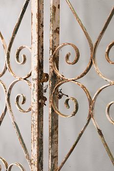 TRÄDGÅRDSGRINDAR, ett par, 1900-talets första hälft.