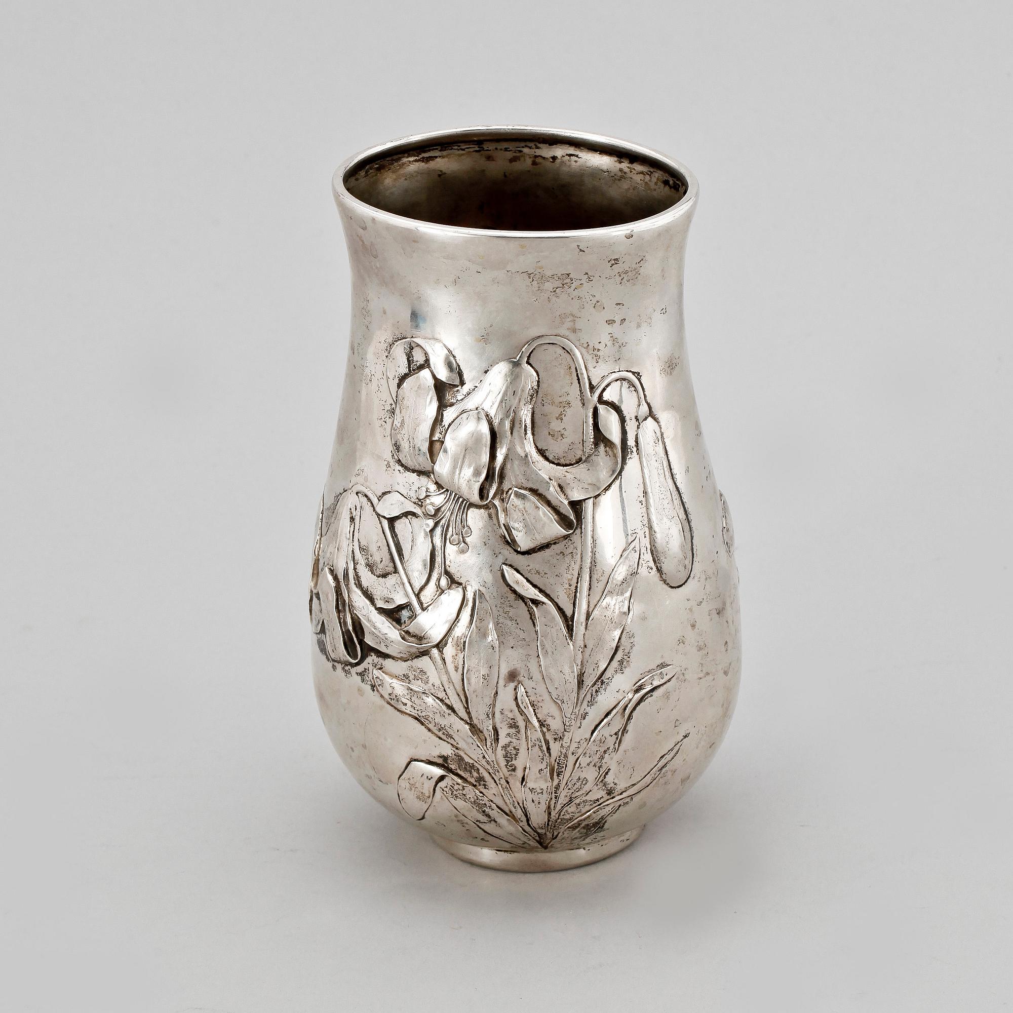 VAS, silver. Jugend. C.G.Hallberg, Stockholm 1898. Vikt 450gr.