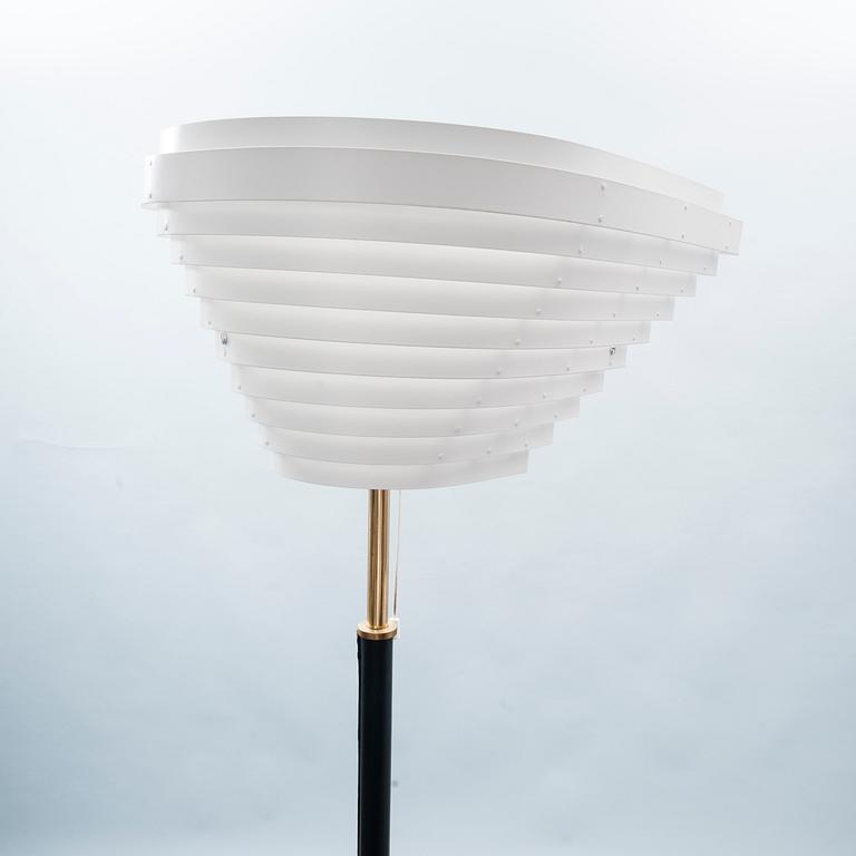 GOLVLAMPA, A 805, "Änglavinge", Alvar Aalto, Valaisinpaja. Formgiven 1954.