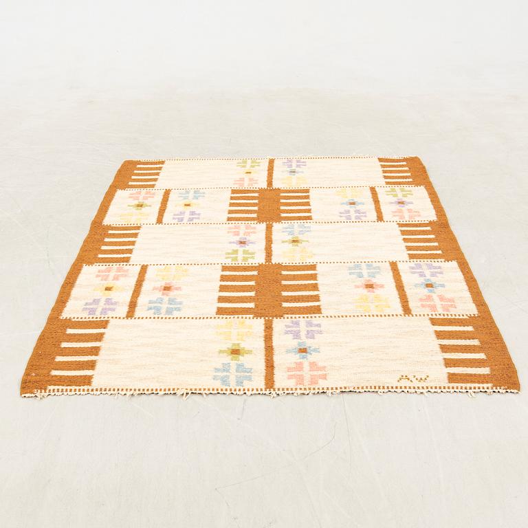 Alice Wallebäck matta rölakan signerad ca 198x140 cm.