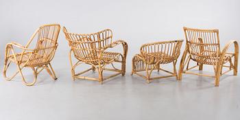 BORD samt 4 olika fåtöljer, troligen Viggo Boesen, en fåtölj okänd formgivare.