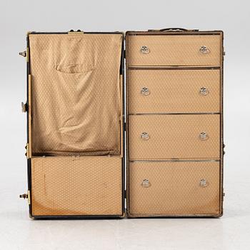 A trunk, 1920s/30s.