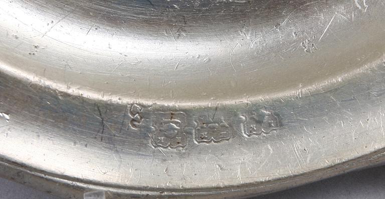 FAT, 4 st, tenn, bl a rokoko, 1700-1800-tal.