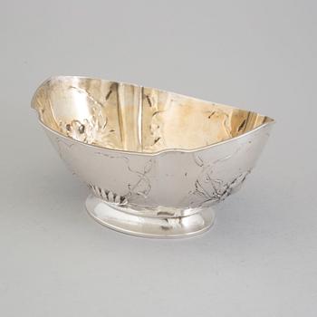 A Swedish Art Nouveau parcel-gilt jardinière centerpiece, maker's mark CF Carlman, Stockholm, 1913.