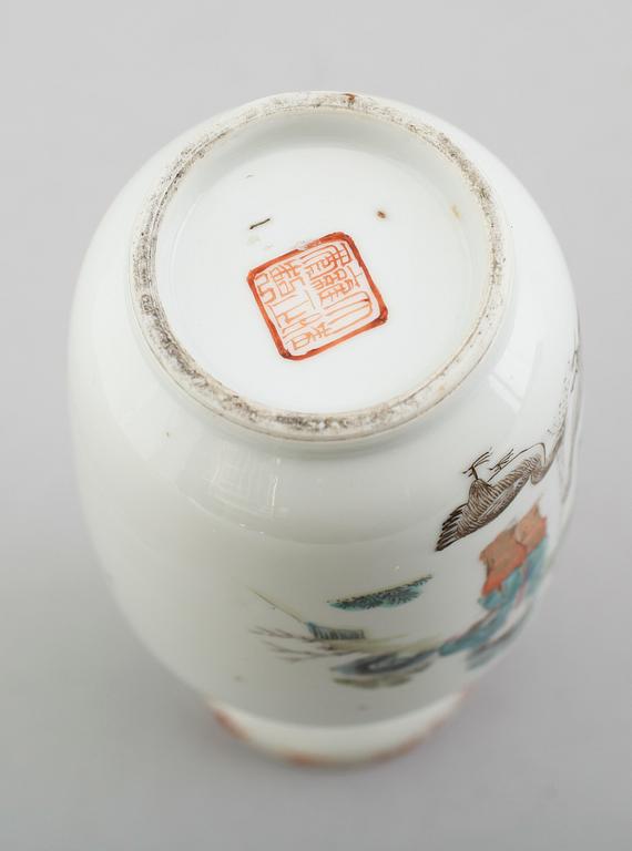 VAS, porslin, Kina, 1800-tal.