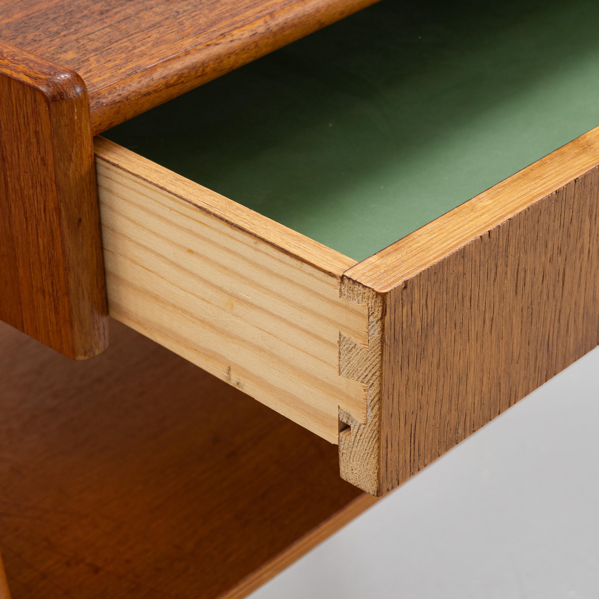 Sängbord, ett par, Carlströms & Co Möbelfabrik, Bjärnum, 1950/60-tal.