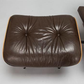 Charles och Ray Eames, fåtölj och fotpall, "Lounge chair" för Herman Miller 1970-tal.