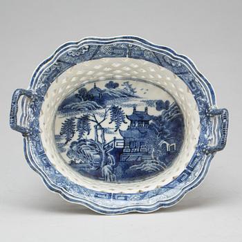 GALLERSKÅL, porslin, Kina. 1800-tal.