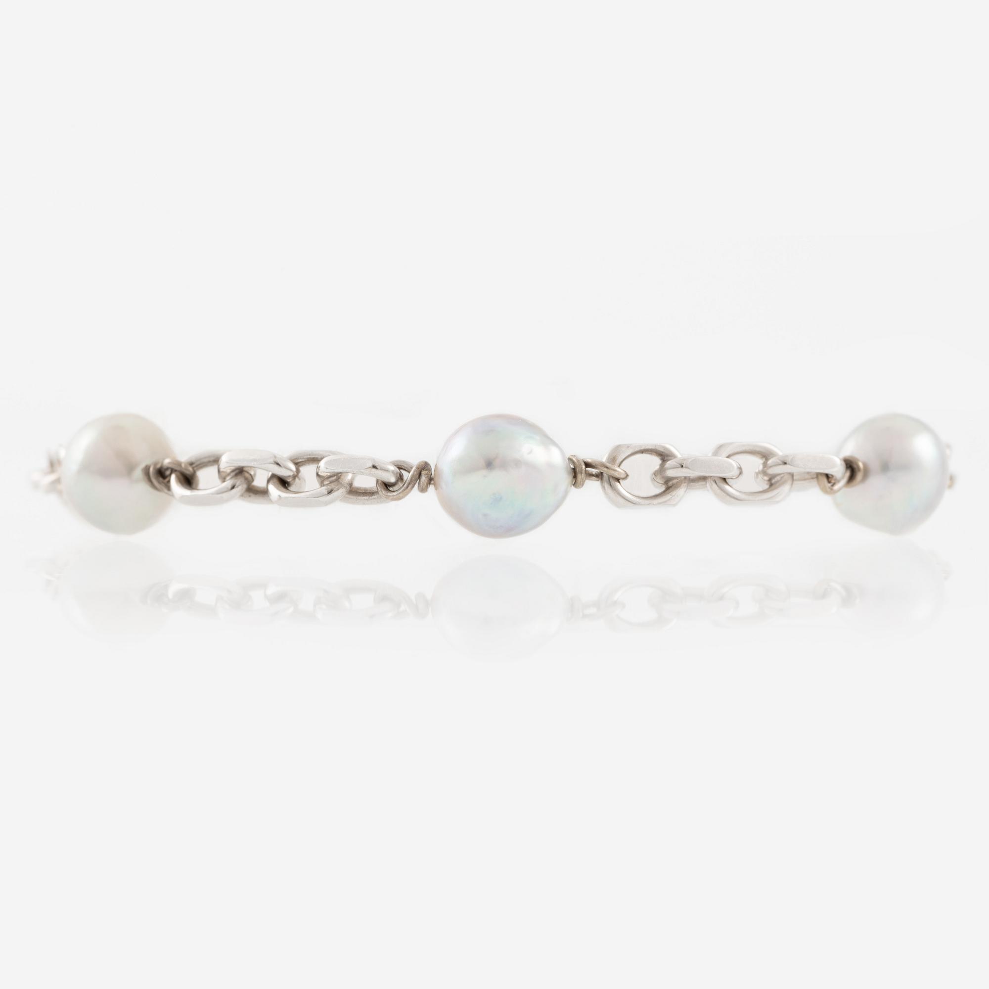 Armband, Hellström & Åhrling, 18K vitguld och odlade pärlor.