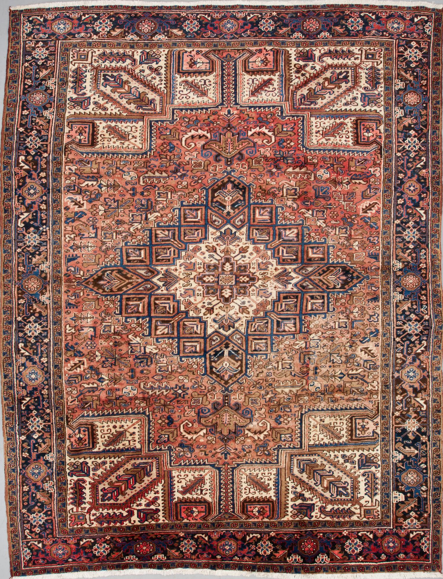 MATTA, semiantik, Heris, ca 345 X 259 cm.