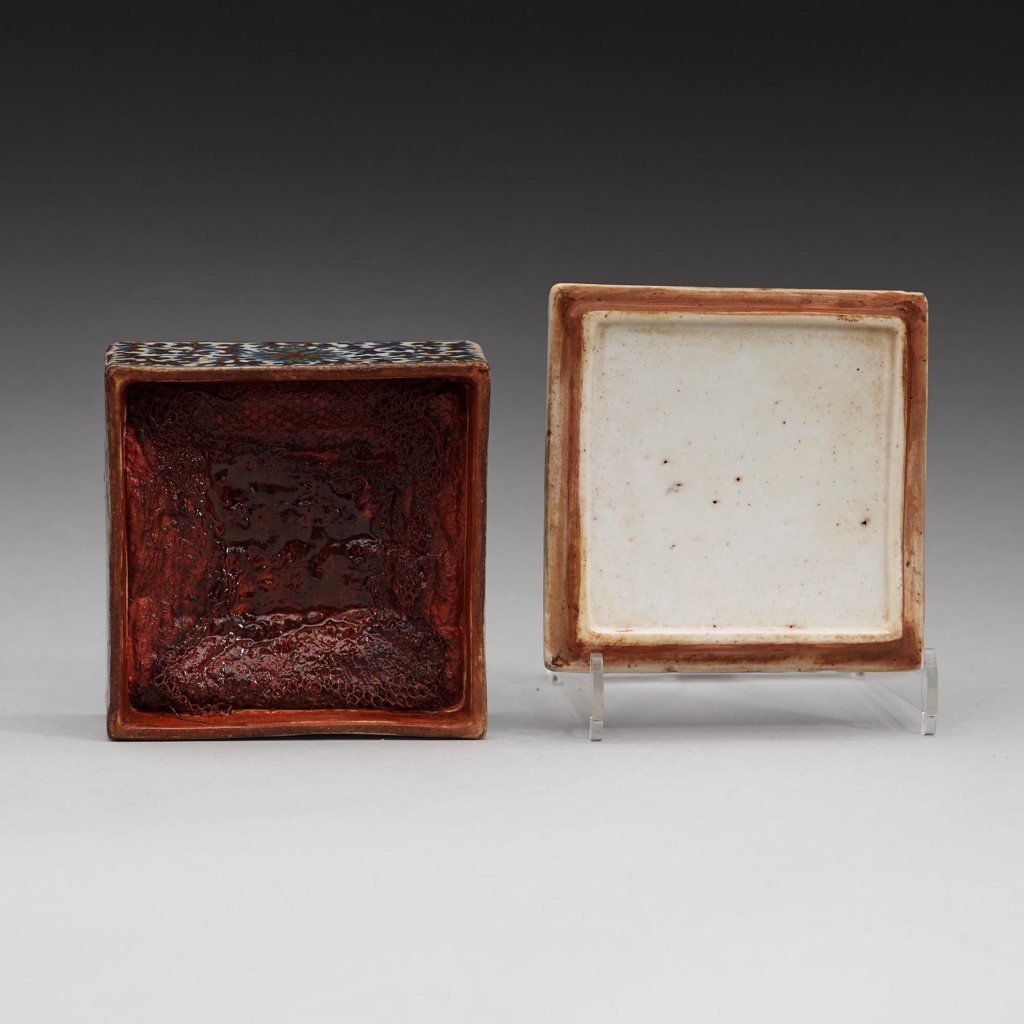 ASK med LOCK, porslin. Qing dynastin (1644-1912).