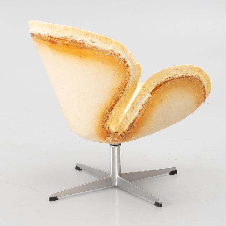 Arne Jacobsen, Armchair, “Swan”, Fritz Hansen, Denmark.