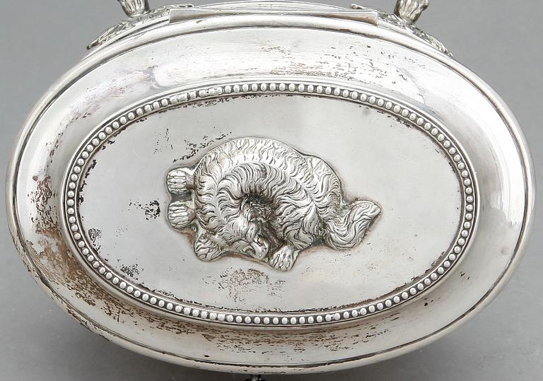 SOCKERSKRIN, silver, August Albrekt Paulsson, Stockholm, 1909. Vikt ca 571g.