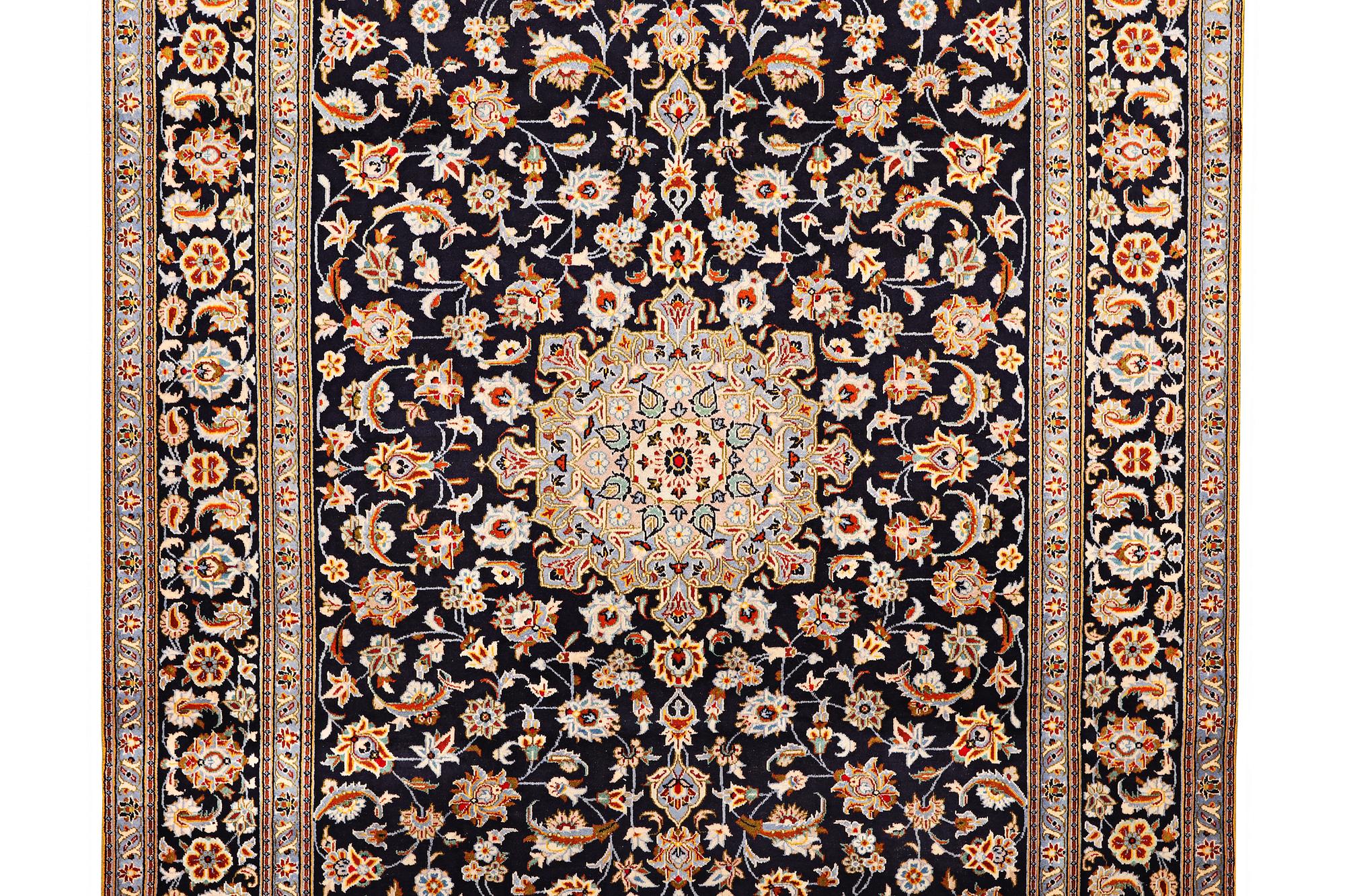 A carpet, Kashan, ca 361 x 248 cm.