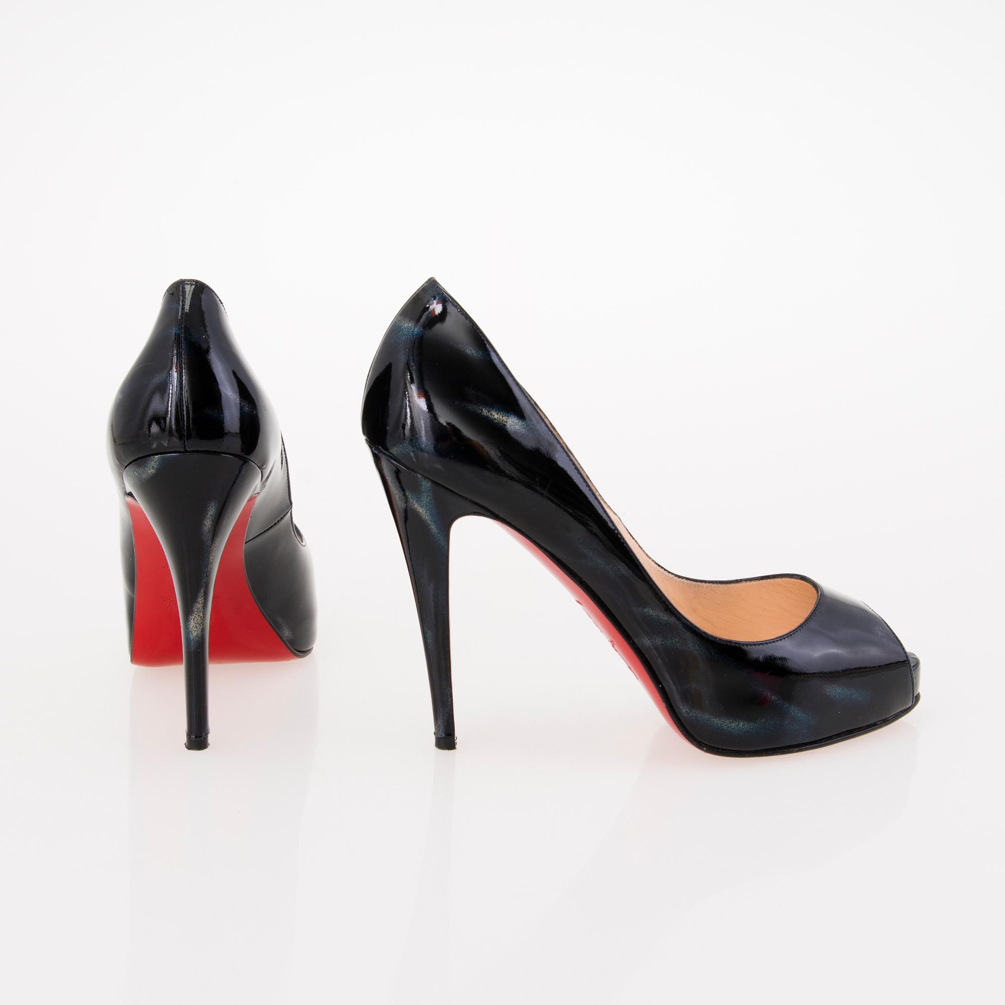 CHRISTIAN LOUBOUTIN, SKOR i storlek 40.