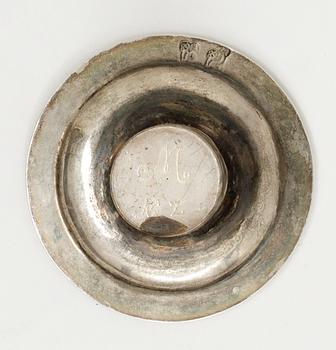 KANDELABRAR för tre ljus, ett par, av Christopher Jonsen, Köpenhamn 1768. Rokoko.