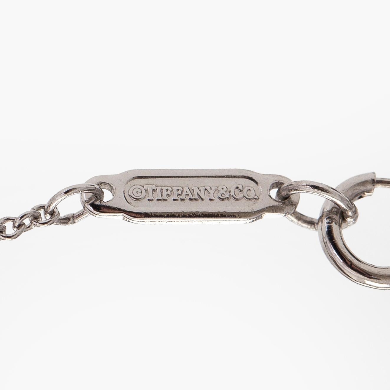 Tiffany & Co, kaulakoru, "Garden Flower", platinaa ja briljanttihiottuja timantteja.