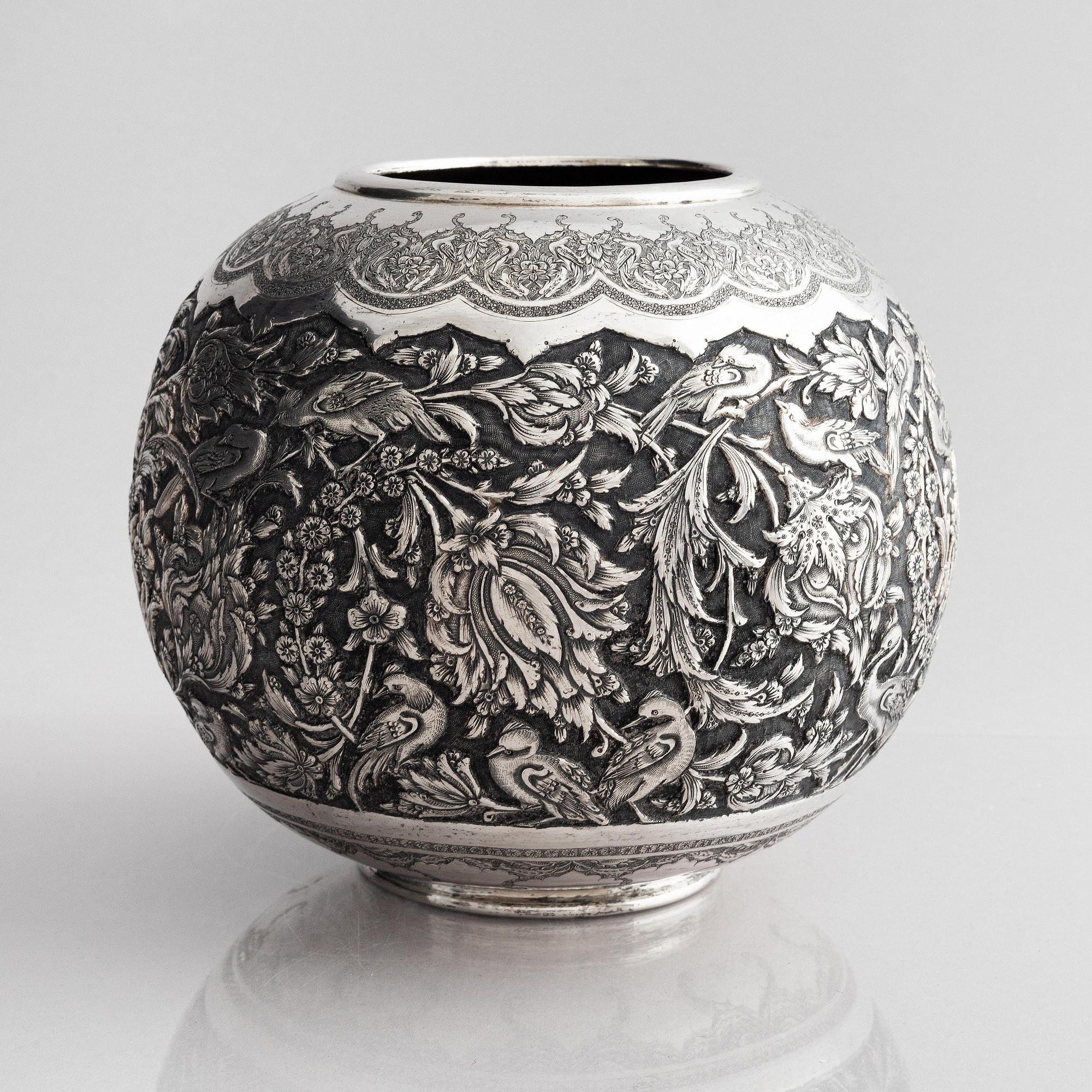 Vas, silver, Persien, 1900-talets första hälft.