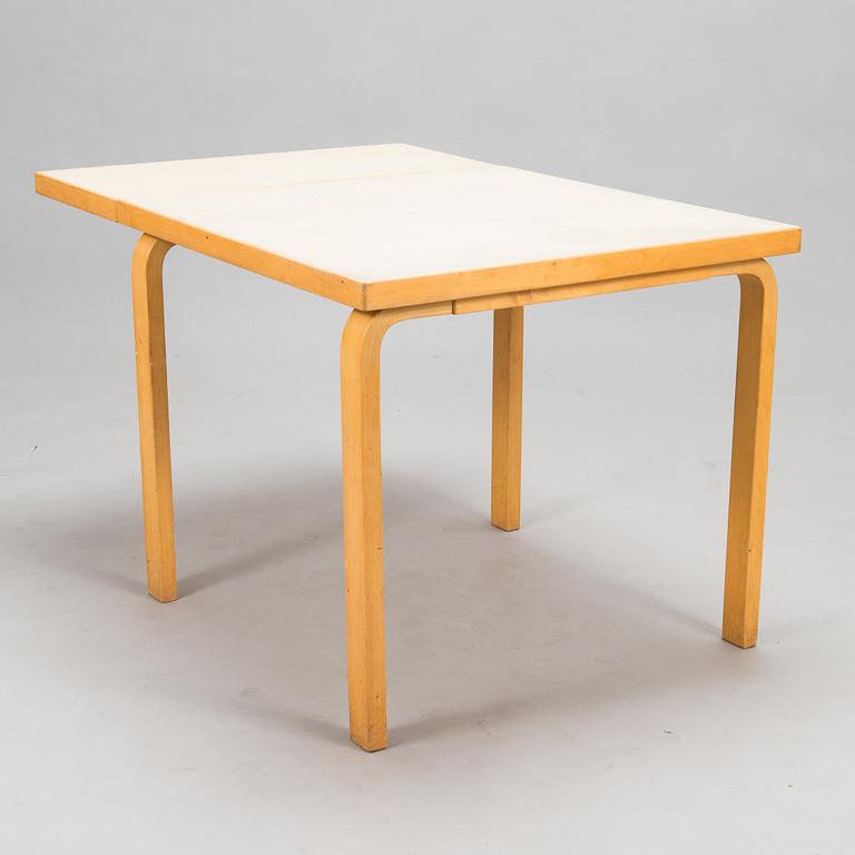 Alvar Aalto, Klahvipöytä, Artek, 1900-luvun puoliväli.