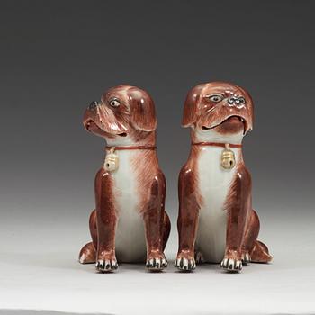 A pair of export porcelain 'Pug dogs', Qing dynasty, Qianlong (1736-1795).