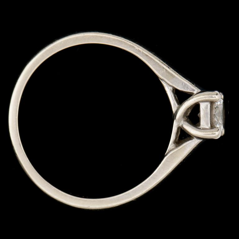 RING, sk Tiffanystil, 14k vitguld med diamant ca0,45ct. Vikt 3,2g.