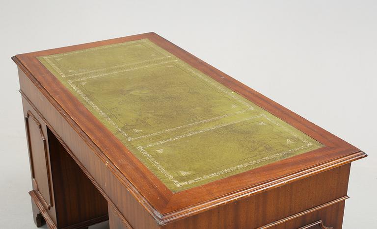 SKRIVBORD, engelsk stil, 1900-tal.