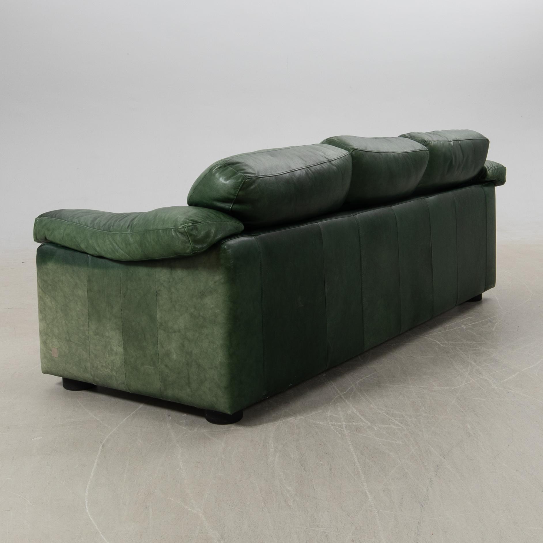 Nicoletti Salotti sofa Italy late 20th century.