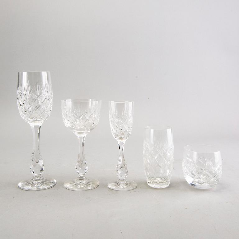 A Fritz Kallenberg 60 pcs Pompadour glass service.