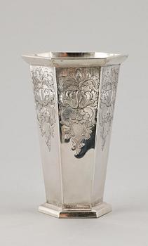 VAS, sterlingsilver, Lisa Andersson, Sverige 1982. vikt ca 330 gram.