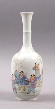 VAS, porslin, Kina. 1900-talets första hälft.