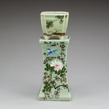 PIEDESTAL, porslin, Kina 1800/1900-tal.