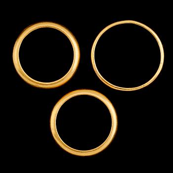 RINGAR, 3 st, 23 k guld. Vikt 18,7 g.