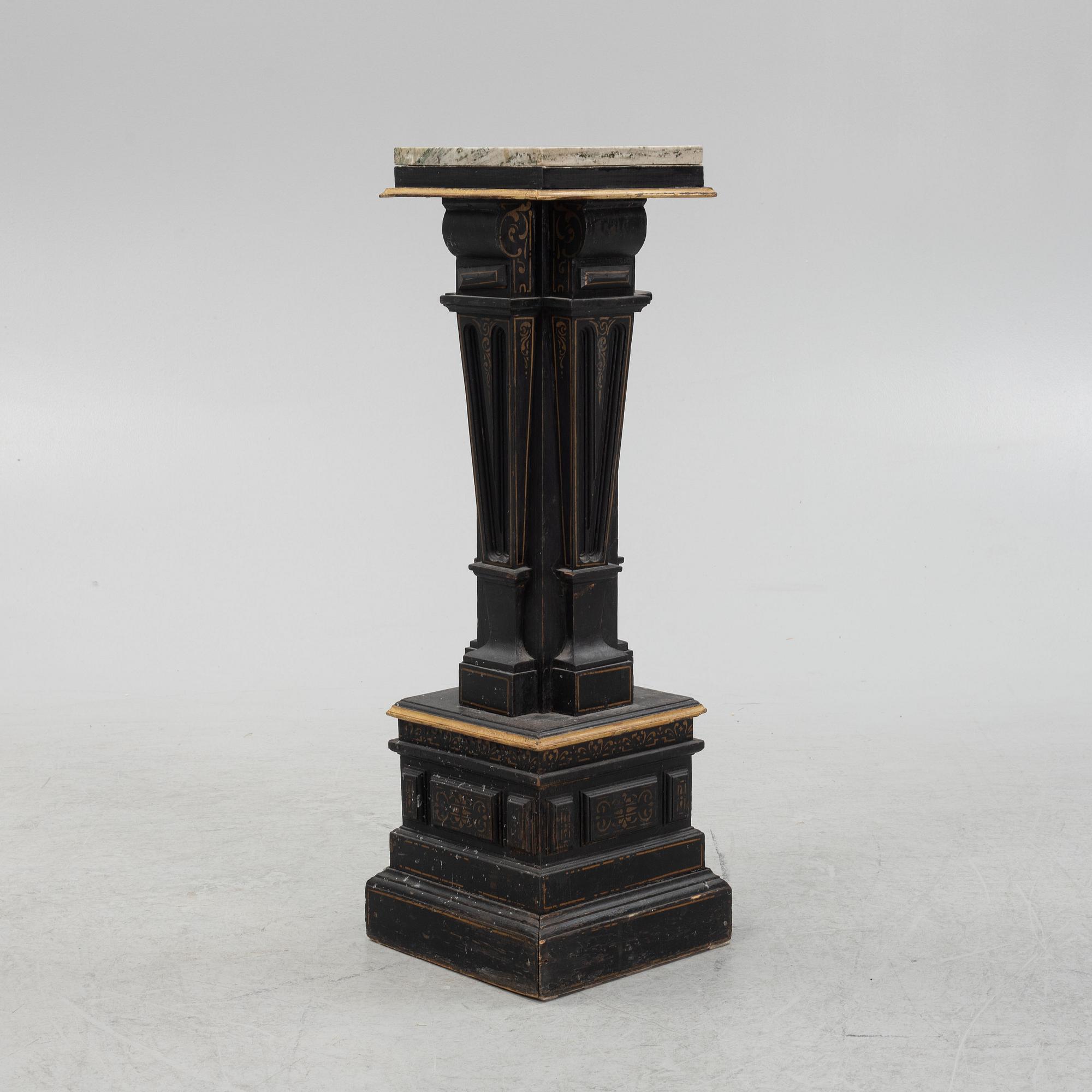 Piedestal, sent 1800-tal.