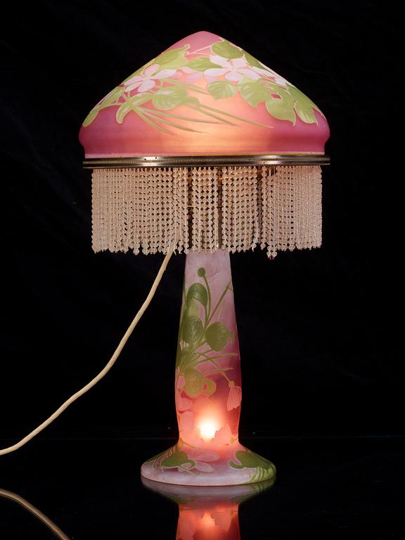 An Elis Bergh Art Noveau cameo glass table lamp with brass fittings and glass beads, Pukeberg/ Böhlmarks ca 1909.