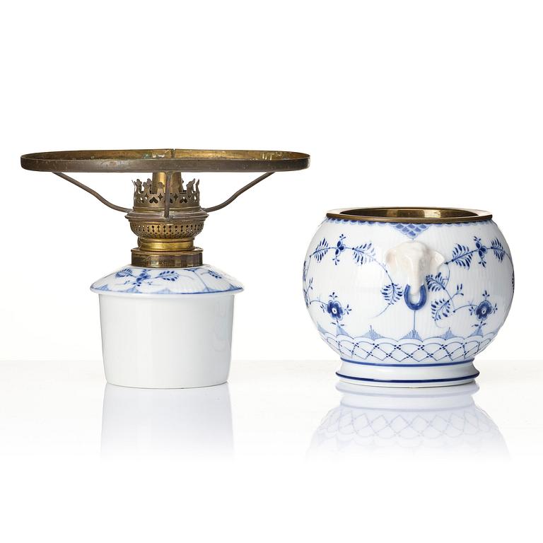 A Royal Copenhagen 'Musselmalet' / 'blue fluted' lamp, Denmark, 1893-1900.