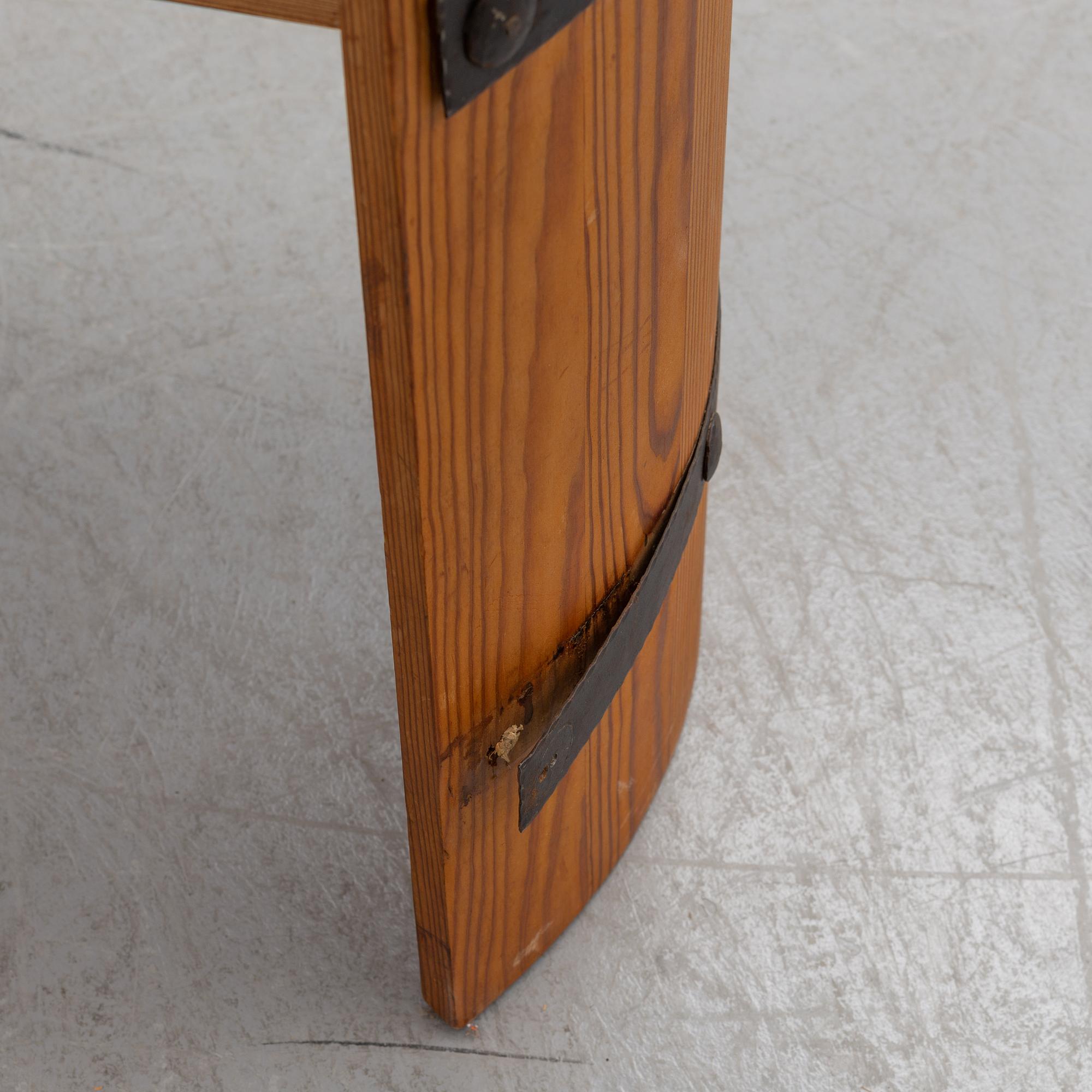 A 1930/40's pinewood table.