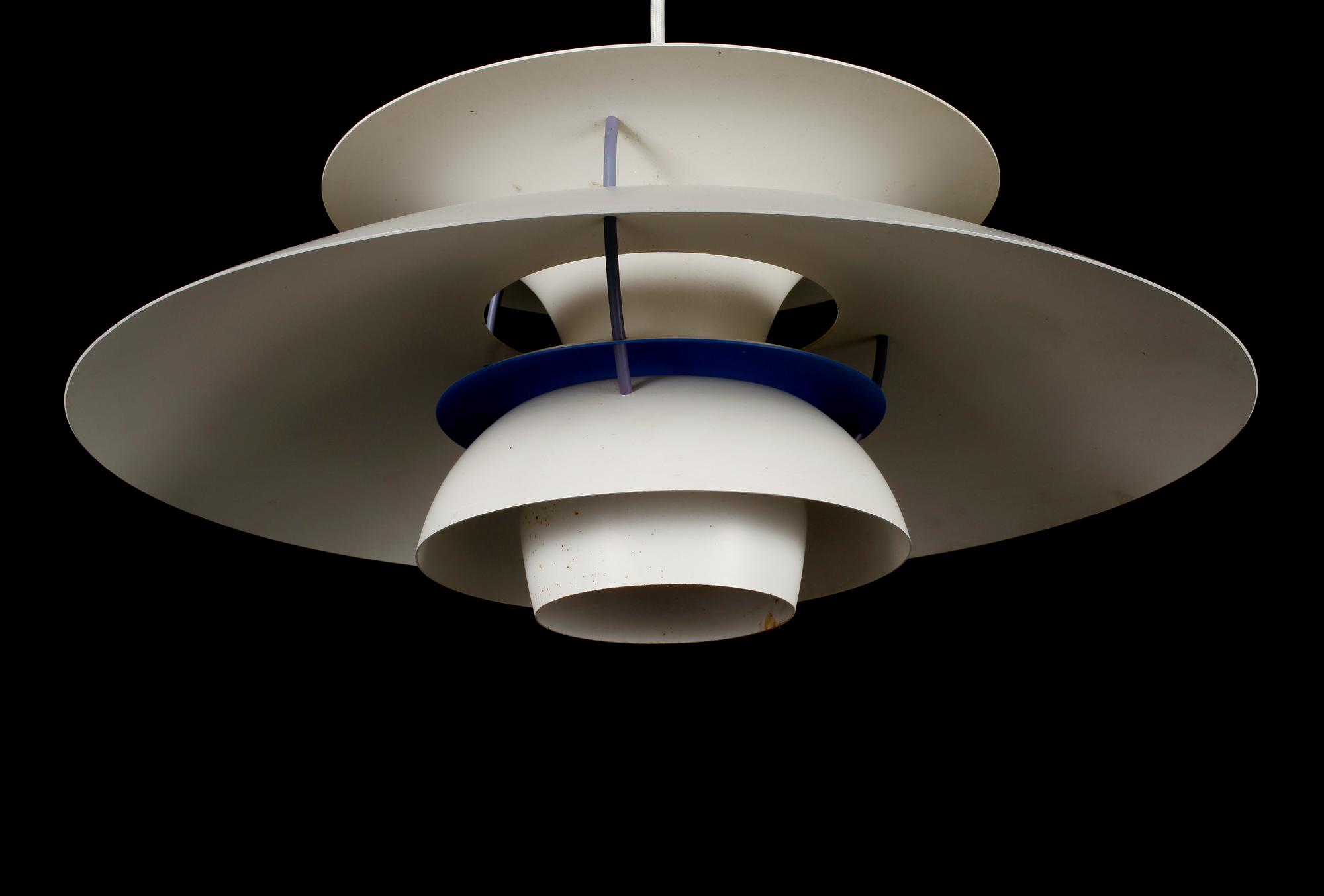TAKLAMPA, "PH 5", Poul Henningsen, Louis Poulsen, Danmark, 1900-talets andra hälft, höjd ca 30 cm.