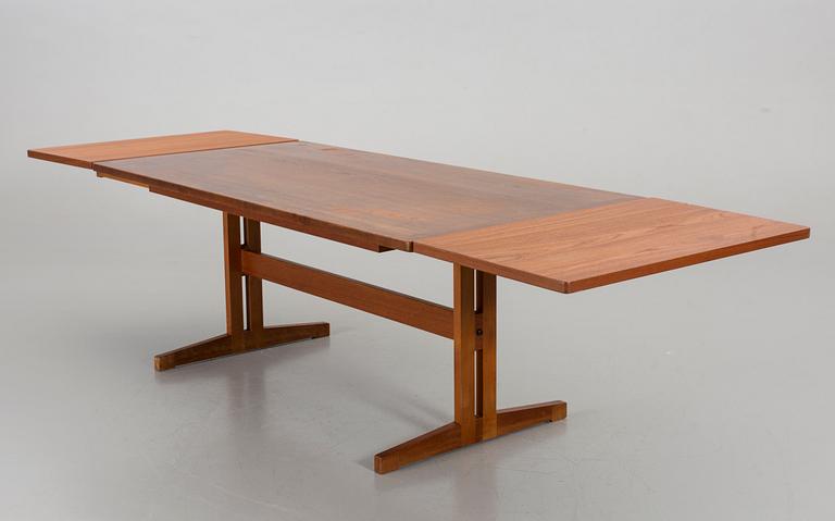 AN ULFERTS DINNER TABLE, TIBRO.