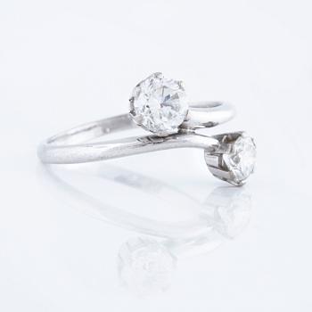 A ca 0.77 cts brilliant cut diamond ring.