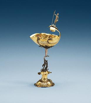 865. A German 17th century parcel-gilt shell cup, makers mark of Simon Lang, Nürnberg (1645-1671).