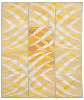 793. CARPET. "Paula, gul". Gobelängteknik (tapestry weave). 323,5 x 277 cm. Signed AB MMF BN.