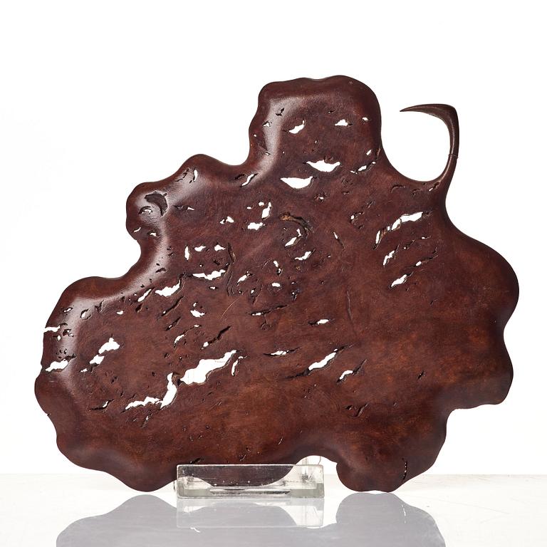 An elegant boxwood leaf shaped tray, 19th Century.