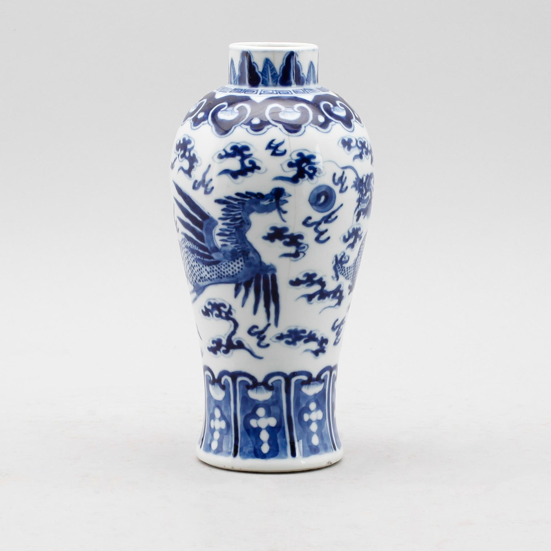 VAS, porslin, Kina, 1800-/1900-tal.