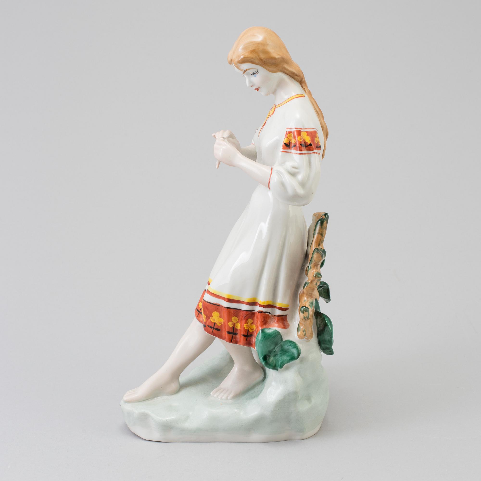 A SOVJET PORCELAIN FIGURE. second half of the 20th century.