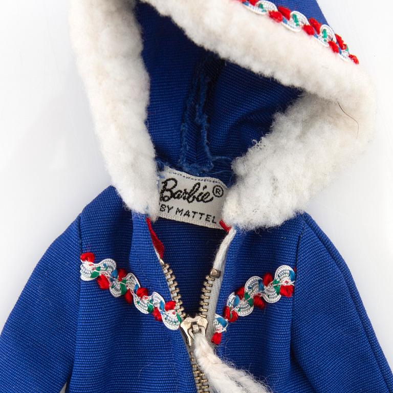 Barbiekläder 4 set. vintage bl a "Sophisticated lady" Mattel 1963. "Ski queen" Mattel 1963-64.